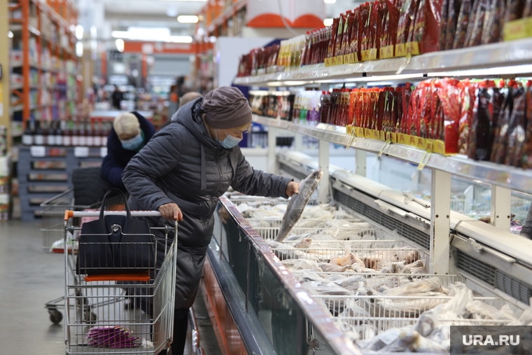 Владимир Путин поручил увеличить выпуск качественных и доступных продуктов, включая рыбу