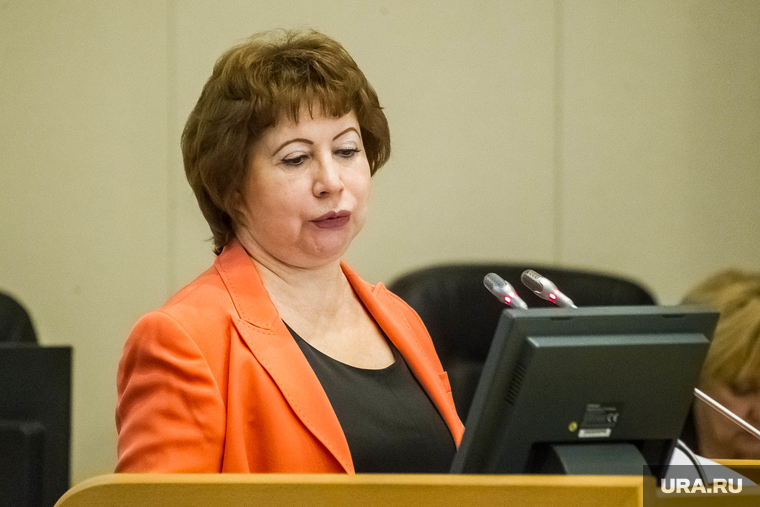 Лариса Теплоухова должна справиться с пожарами