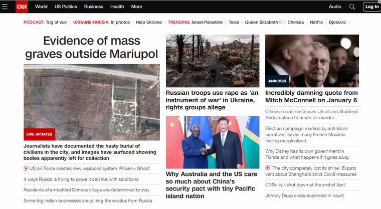 У CNN сюжет про конфликт «Украина-Россия» является главным и обновляется в режиме онлайн. В двух материалах сообщается про «спешные захоронения за Мариуполем» и «изнасилования как инструмент ведения войны»