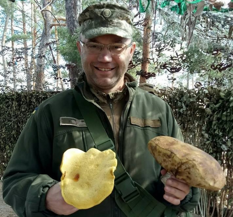 Сергей Гуцалюк в лесах Луганщины с дарами природы
