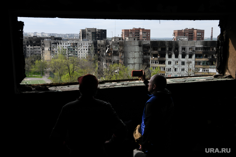 На верхних этажах зданий украинские военные оборудовали огневые точки