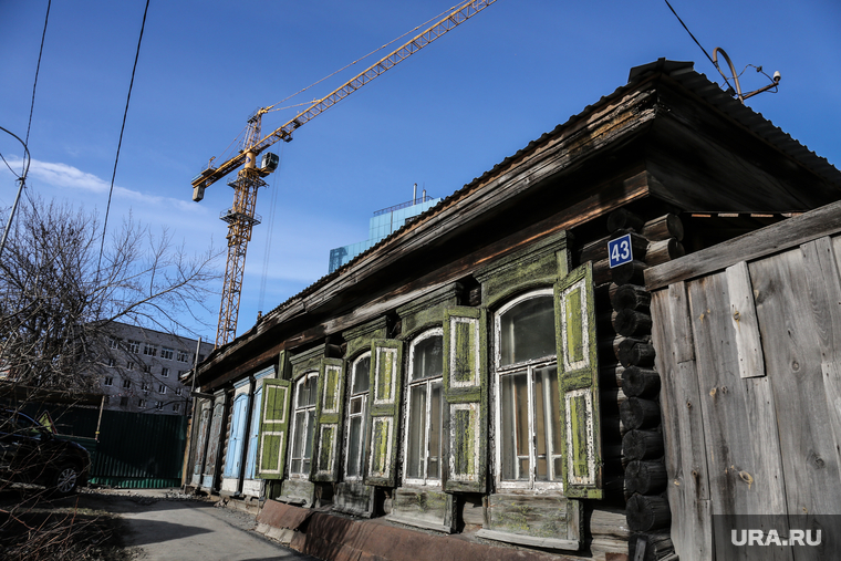 Еще несколько старинных домов могут пропасть из столицы Урала