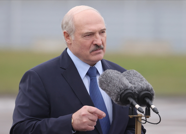 Белорусский лидер Александр Лукашенко призвал страны-участницы ОДКБ держаться вместе, чтобы сохранить свой суверенитет