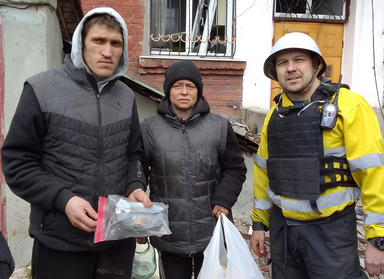 Ганеев продолжает общаться с людьми, которых удалось вывезти из опасных районов Мариуполя