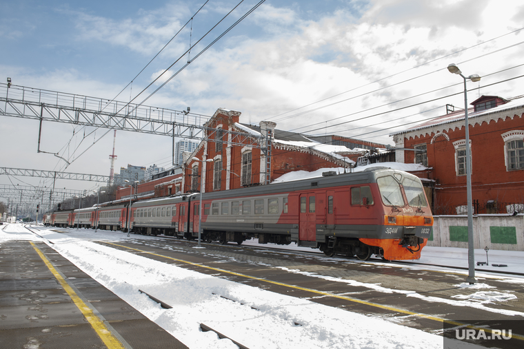 Президент РФ Владимир Путин поручил активно развивать и железные дороги