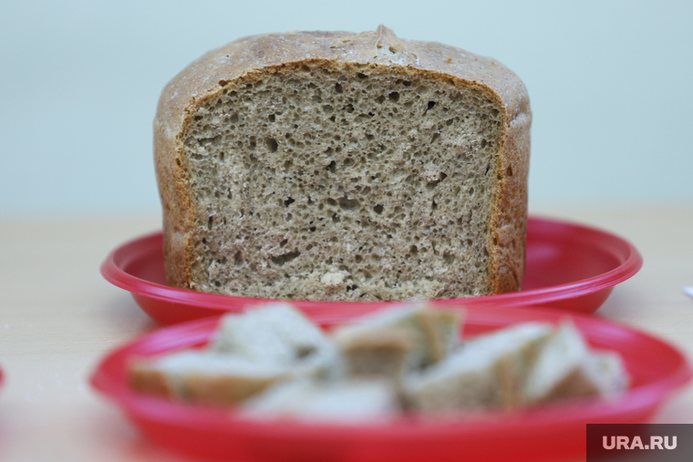 Хлеб с конопляной мукой обладает ярким вкусом, содержит полезные кислоты Омега -3,6 и меньше калорий