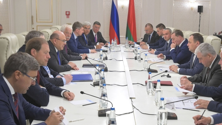 Михаил Мишустин и Роман Головченко обсудили углубление кооперации в промышленности, энергетике, сельском хозяйстве, цифровой экономике и транспортной отрасли