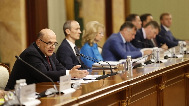 Правительство и Совет Федерации участвовали в разработке социально важных законопроектов, отметил премьер-министр РФ Михаил Мишустин