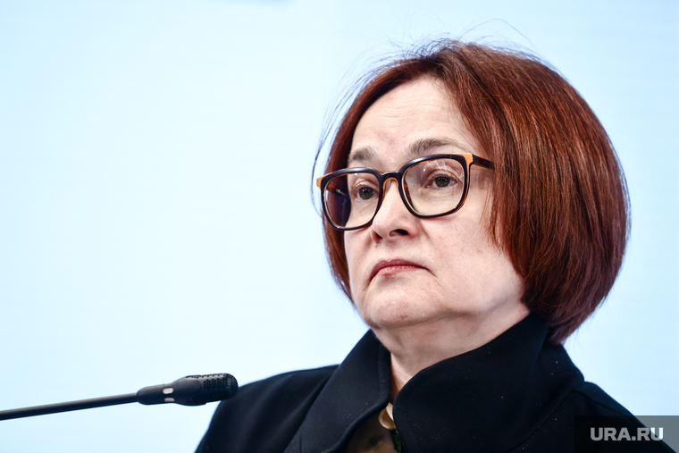 Глава Центробанка Эльвира Набиуллина держит курс на девалютизацию экономики РФ