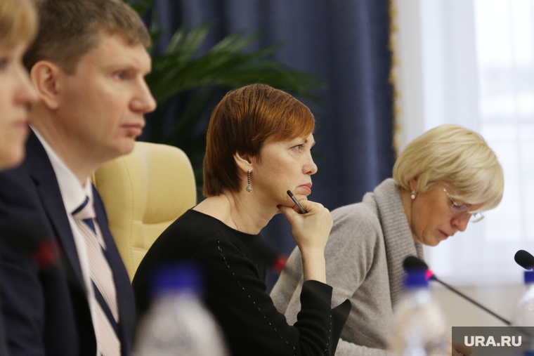 Бывшая вице-премьер краевого правительства Татьяна Абдуллина коротает время на даче