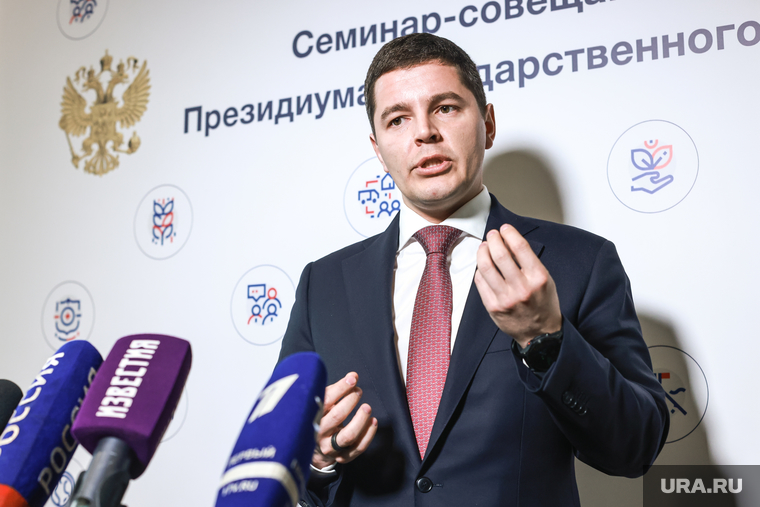 Губернатору ЯНАО Дмитрию Артюхову приходится работать в отпуске