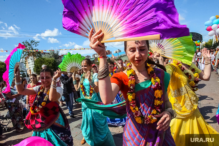 Кришнаитам согласовали шествия на День города в Тюмени и Екатеринбурге