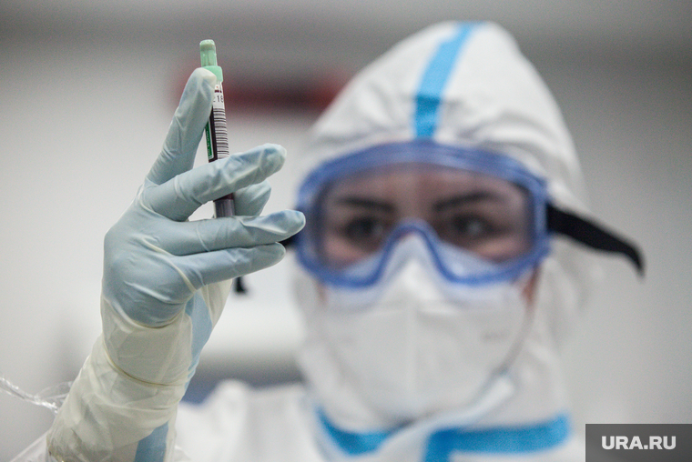 Нефтяников снова заставляют тестироваться на коронавирус, но теперь ради наград