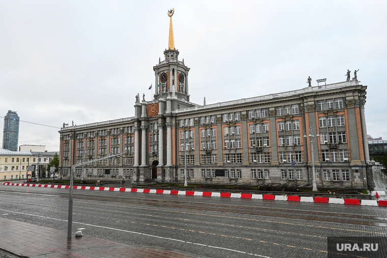 Администрация Екатеринбурга в этой кампании еще плотнее сотрудничала с областной властью