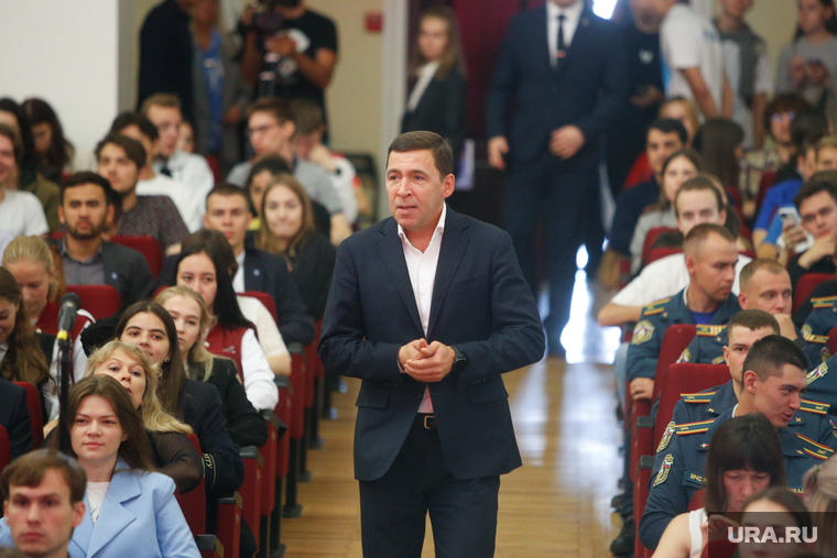 Евгений Куйвашев в кампании неожиданно сделал ставку на молодежь