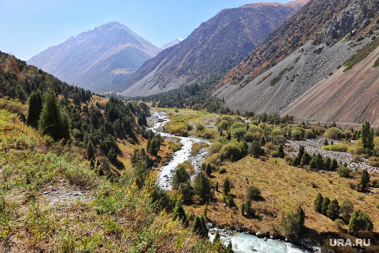 Река Ала-Арча, которая протекает по Бишкеку, берет свое начало в горах.