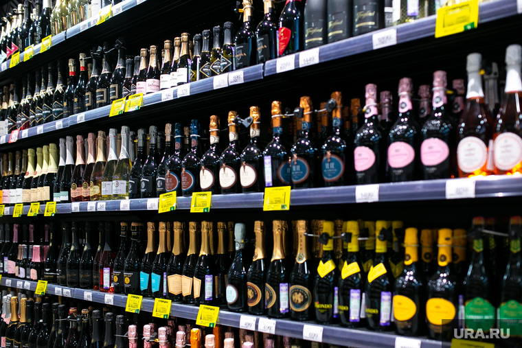 Продавцы спиртного проигрывают в борьбе за изменение антиалкогольного закона