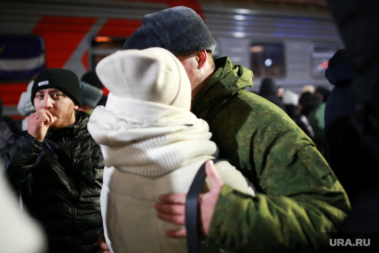 Жены, проводив мужей, осваивают новые профессии