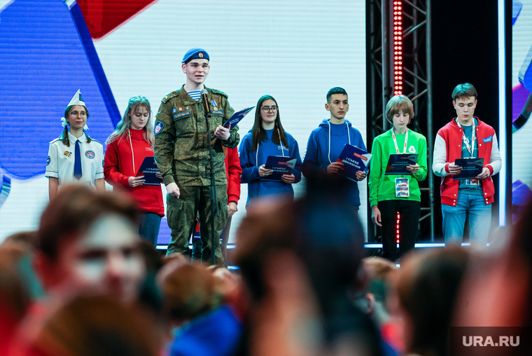 Молодежь направила более 750 тысяч писем российским бойцам в зону специальной военной операции
