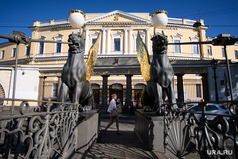 Санкт-Петербург может больше, чем любой другой город страны поведать о русской культуре