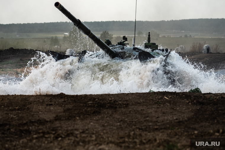 У танков AMX — 10 RС слабое бронирование (архивное фото)
