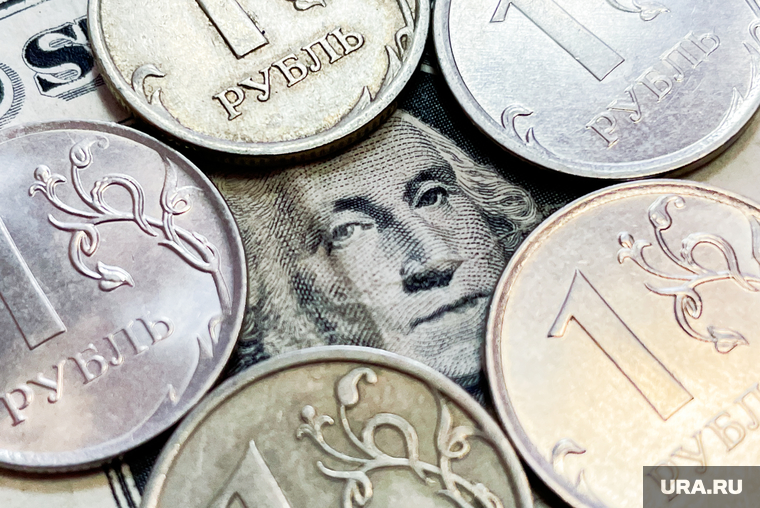 Минфин укрепляет курс рубля вопреки снижению доходов бюджета