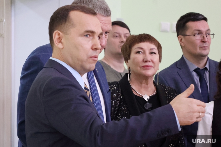 Вадим Шумков (слева) поддерживает промышленников