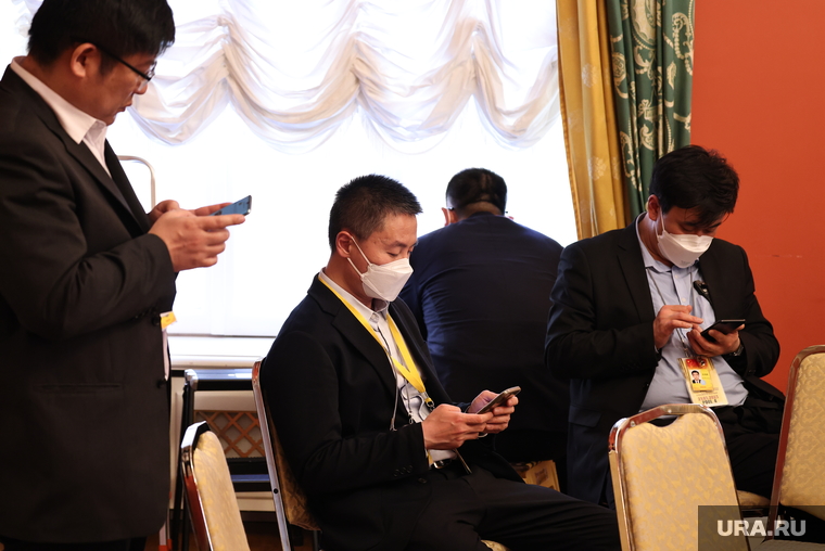 Китайский лидер приехал в Москву с представительным журналистским пулом. На фото — малая его часть