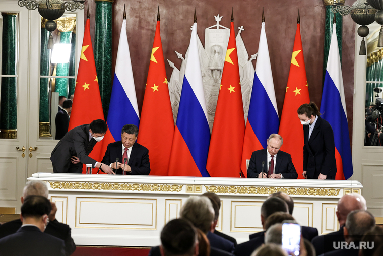 Итогом российско-китайских переговоров стало подписание 14 документов, направленных на углубление и расширение сотрудничества