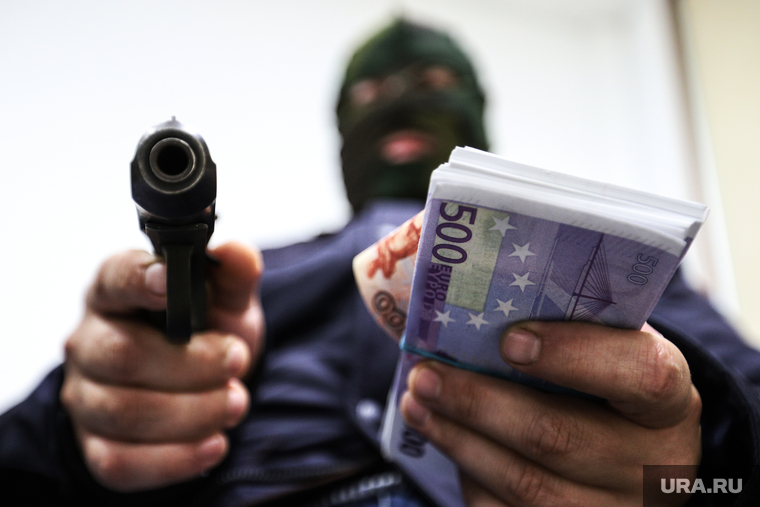 Главари шадринской ОПГ платили валютой за убйиства