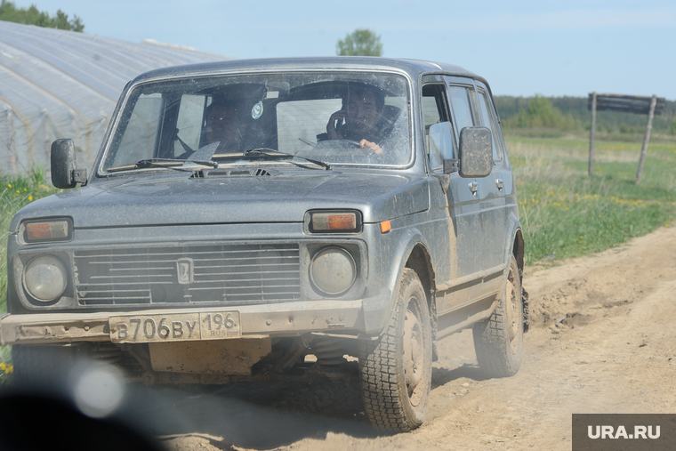 Отказаться от своих, надежных отечественных авто многие россияне вряд ли готовы