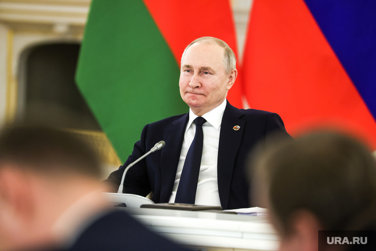 Российский лидер Владимир Путин сегодня мог немного отдохнуть — заседание вел белорусский коллега
