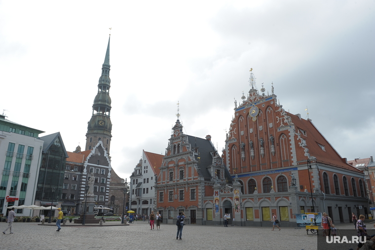 Латвия принудительно проверит жителей на знание языка