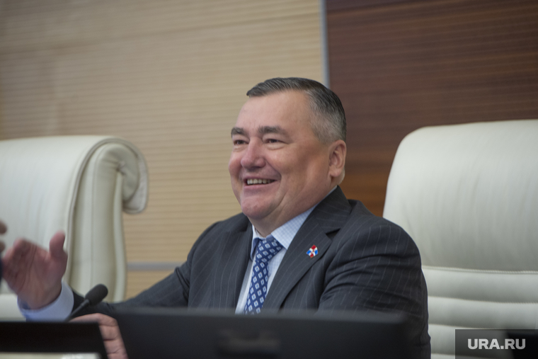 Валерий Сухих разбавил пленарку «допросом» Игоря Сапко