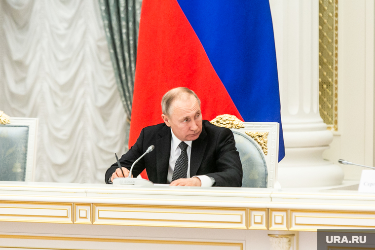 Путин обсудил зерновую сделку и ситуацию с удобрениями в европейских портах