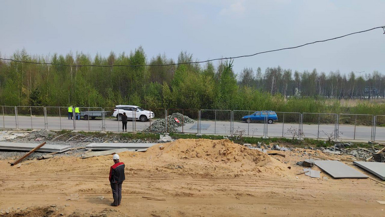 Забор на Черняховского грозил транспортным коллапсом екатеринбуржцам