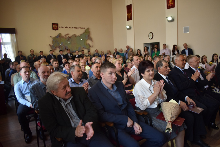 Мероприятие посетили как действующие сотрудники завода, так и металлурги-ветераны