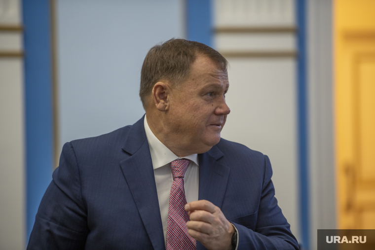 Владимир Плотников пытается расторговаться на фоне смены мэра