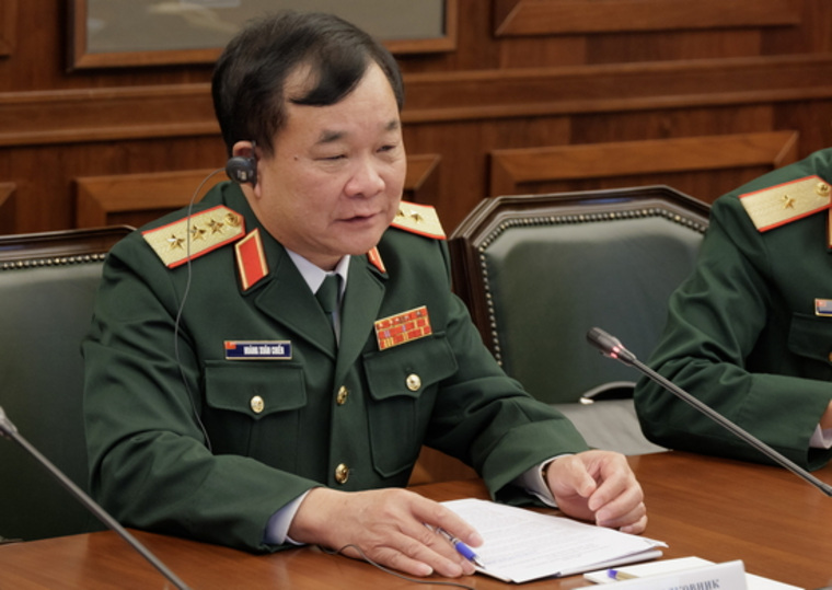 Хоанг Суан Тиен заверил российского вице-премьера, что Вьетнам будет с Россией при любых условиях