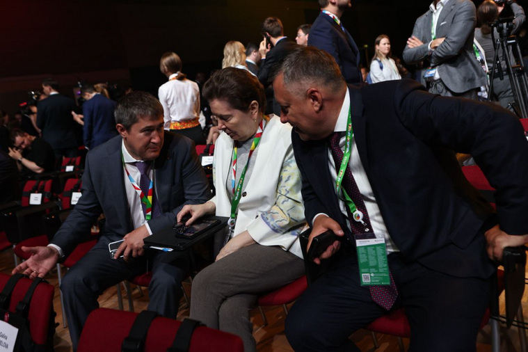 Губернатор Югры Наталья Комарова подбирала дресс-код к форуму «Россия-Африка»