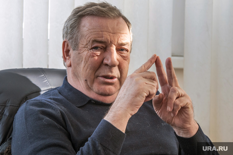 Александр Репин ищет выход из спора с властями