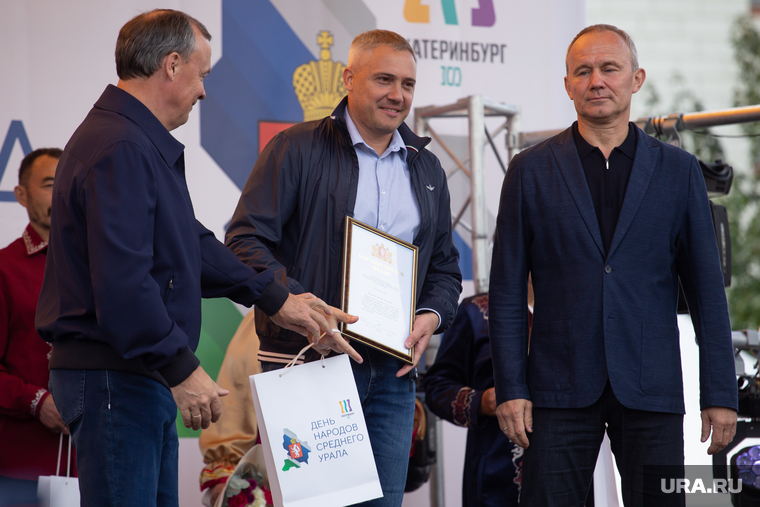 По центру — Дмитрий Сторожилов