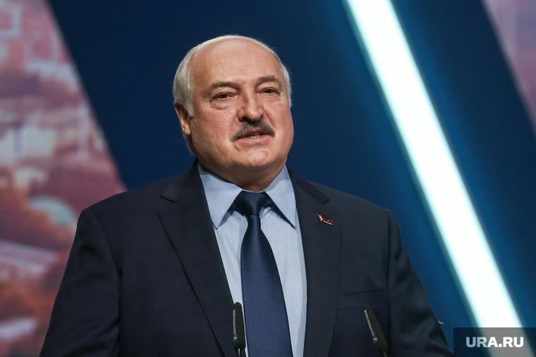 Белорусский лидер Александр Лукашенко предложил «на троих» — Россия, Белоруссия, Северная Корея — подумать о дальнейшем сотрудничестве
