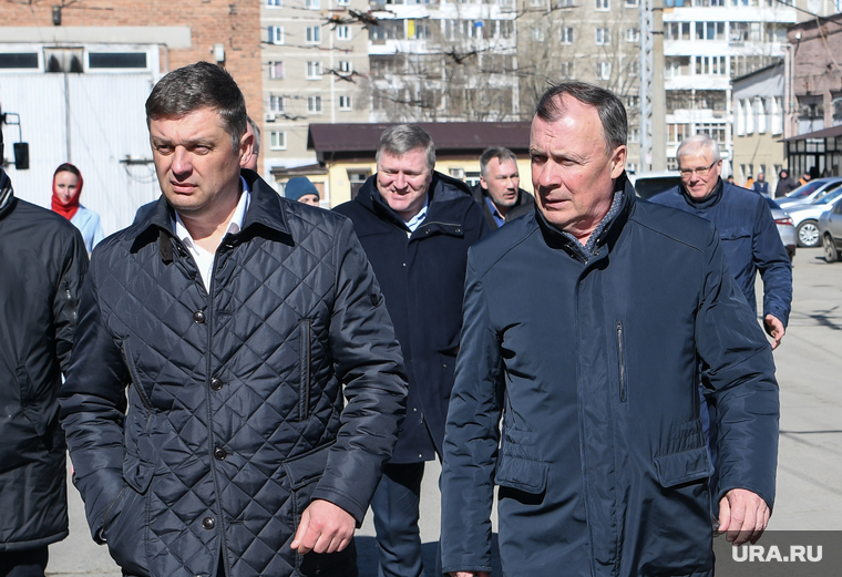 Алексей Бубнов (на заднем плане) думает об отставке Сергея Нугаева (слева) как минимум последние года два-три