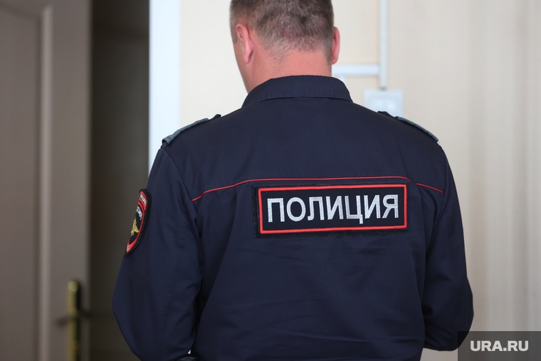 По слухам, у полицейских есть норма по переписыванию данных мигрантов