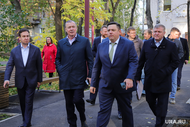 Александр Андреев (слева в первом ряду) называет реконструкцию парка важным проектом для Фонда святой Екатерины