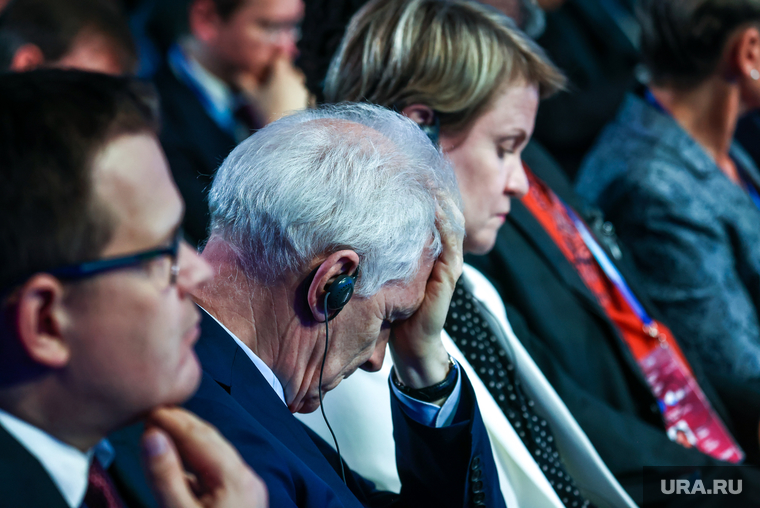 Выступление президента все слушали с разными эмоциями (на фото — помощник президента Андрей Фурсенко)