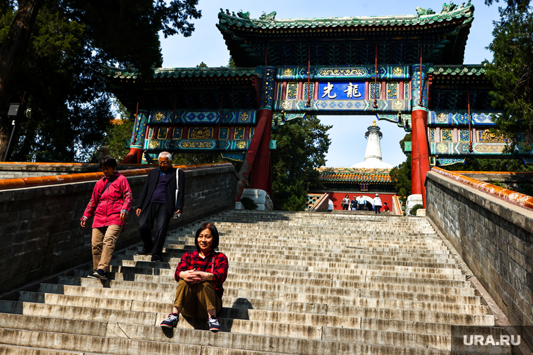 Прогулки по Пекину выматывают, но лишь потом, что увлекают красотой и богатой историей города