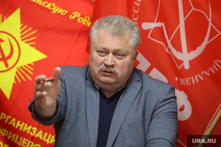Первый секретарь обкома КПРФ Виктор Зырянов пытался проголосовать против законопроекта