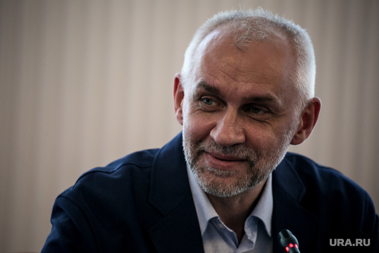 Внимание властей к отопительному сезону объясняется чувствительностью темы для всех россиян, считает Владимир Шаповалов